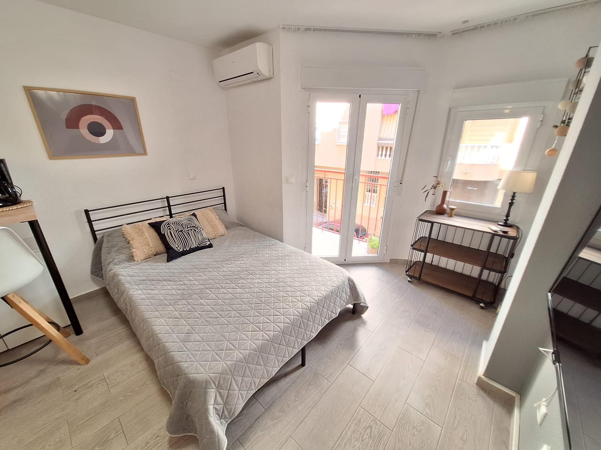 Elegáns stúdiólakás Torrevieja szívében!