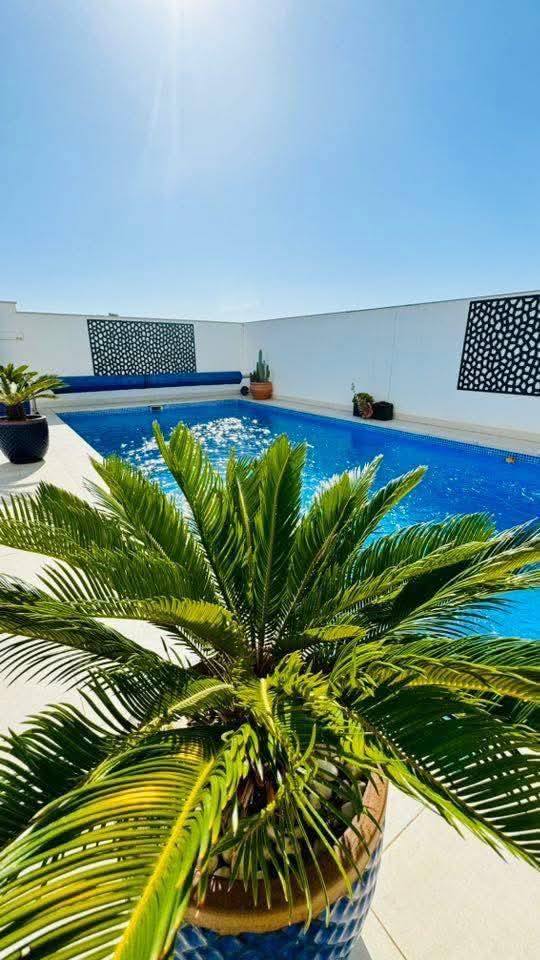 Modern, független villa, szuper áron Quesadában!